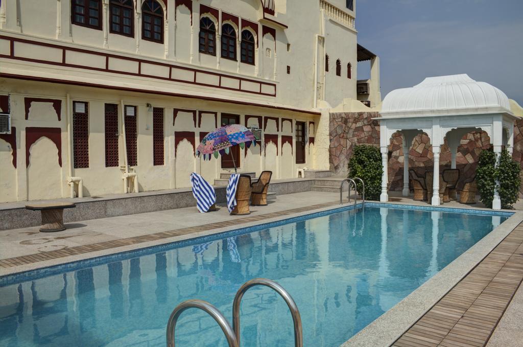 Amritara Surajgarh Fort Exterior foto